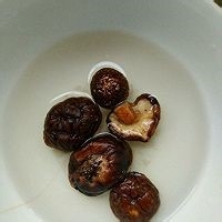 焦香四溢的猪肉香菇锅贴