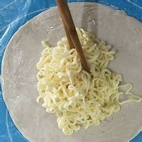 如何制作美味的泡面煎饼