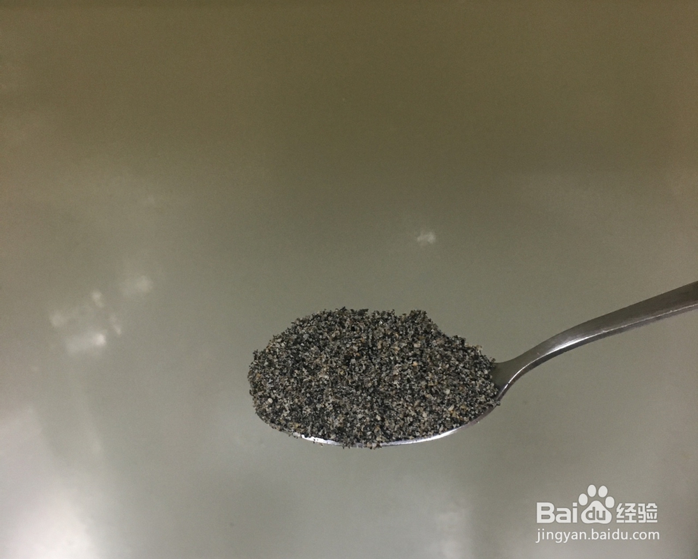 妈妈教你做芝麻黑米糊