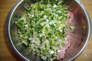 彩色水饺】用天然色素俘虏味觉