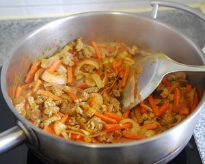 怎么做喷香一锅出咖喱牛肉抓饭
