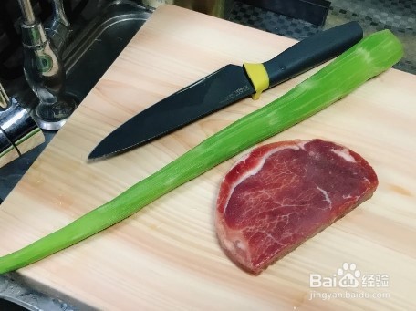 莴笋炒牛肉的做法