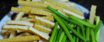 蒜薹炒豆干制作方法