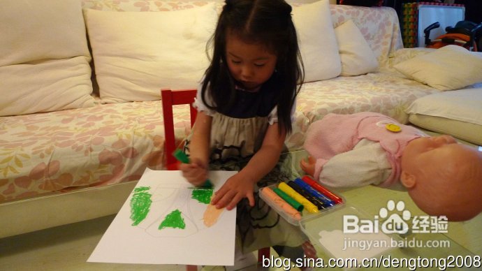 三岁小妞涂鸦童装作品