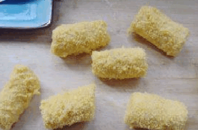 蛋酥香蕉卷的做法