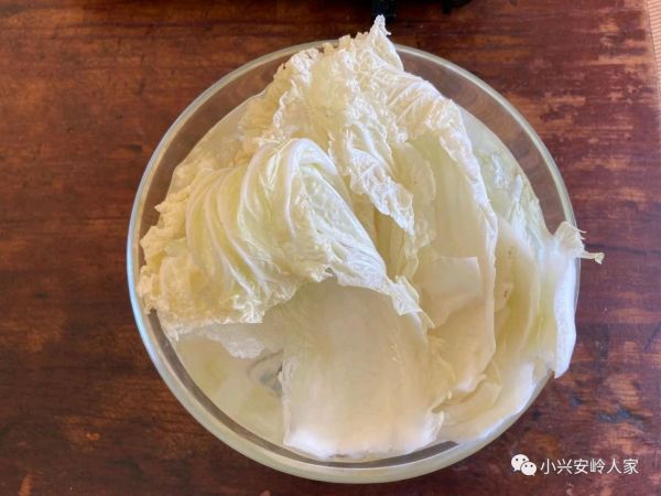 白菜木耳枸杞滋养骨汤