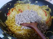 怎样自制牛肉炒米粉