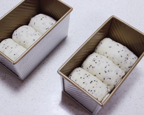 西瓜薯黑芝麻吐司