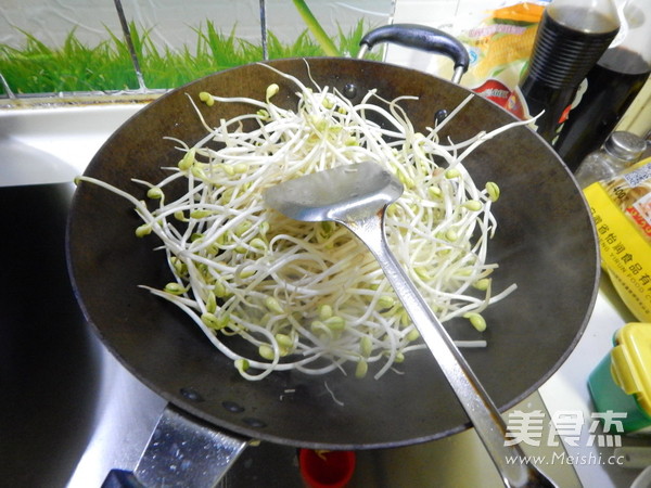豆芽炒香干的做法