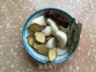 油豆腐烧大排的做法步骤