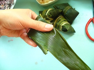 黑米鲍鱼粽怎么做