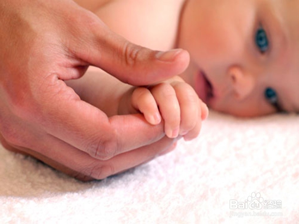 【爱宝贝】：[10]怎样给宝宝剪指甲