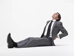 一条热毛巾作用竟然这么大,治落枕、防耳聋……