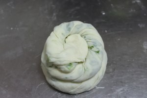 简单快手的美味葱油饼