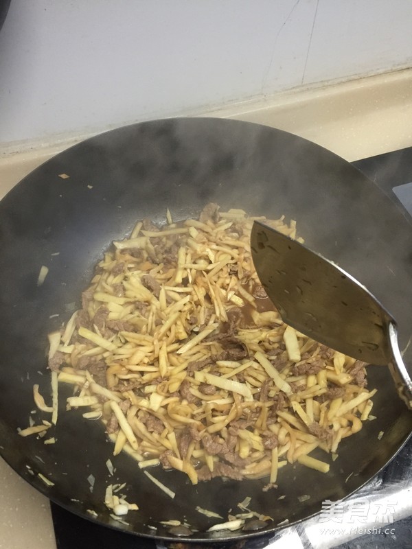 冬笋杏鲍菇炒牛肉