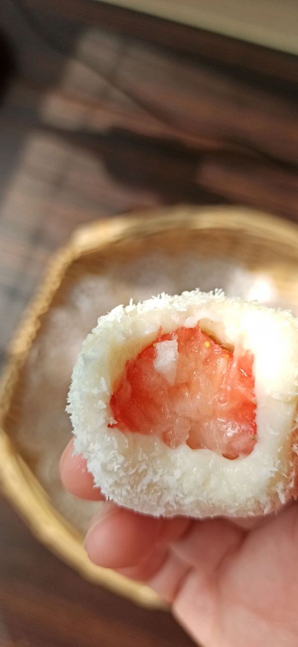 不用烤箱也能做的甜品草莓大福