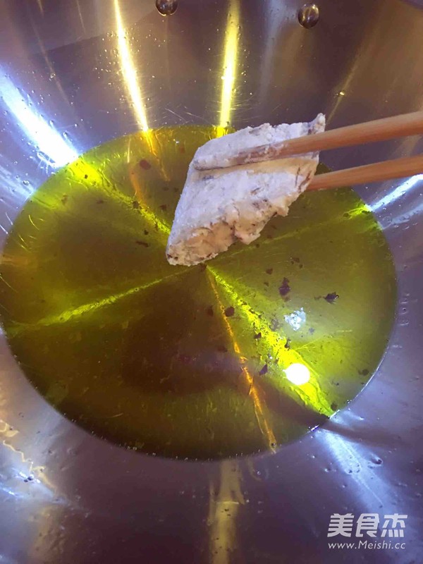 酥脆刀鱼的做法