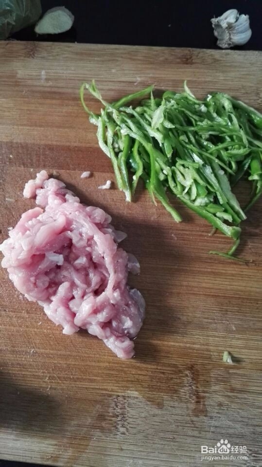 最简单的青椒土豆炒肉丝