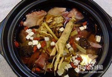 杜仲的功效及在中药膳食中的应用