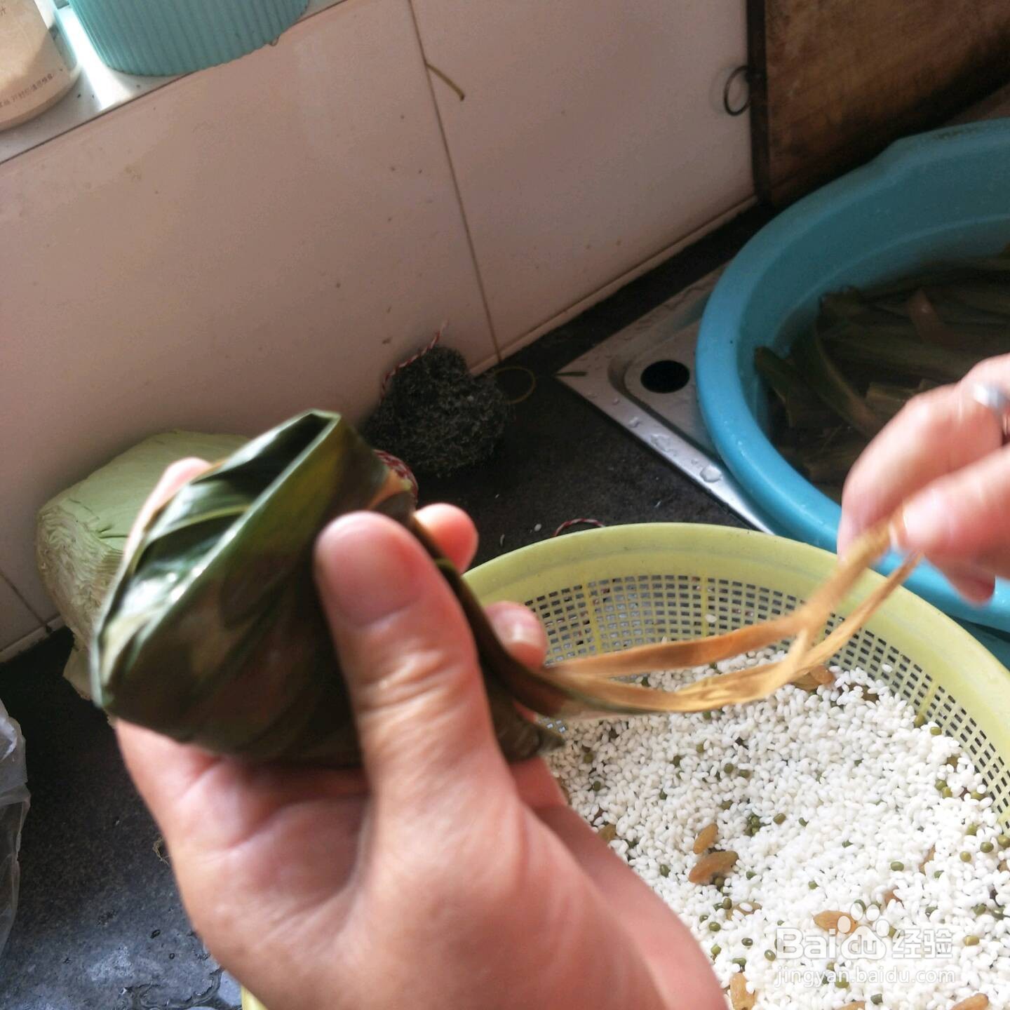 怎么包粽子，扎粽子详细分解步骤是怎样的