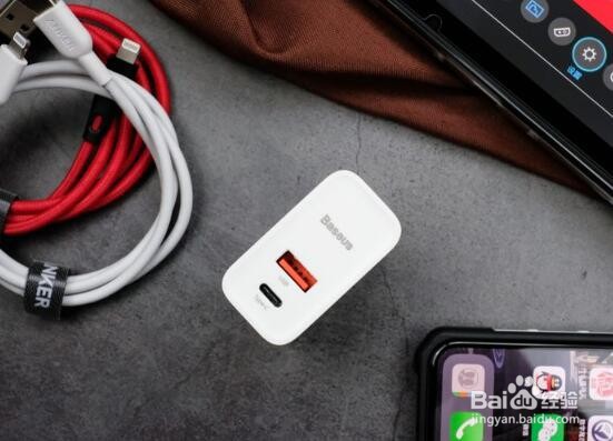 轻便携带超级快速充电倍思30WPPS双口快充充电器