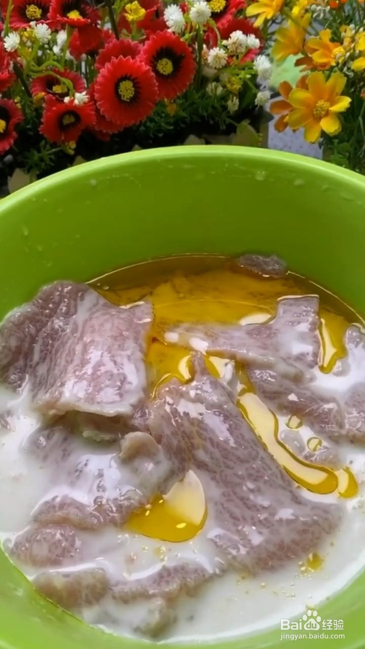 如何制作香菜炒锅包肉?