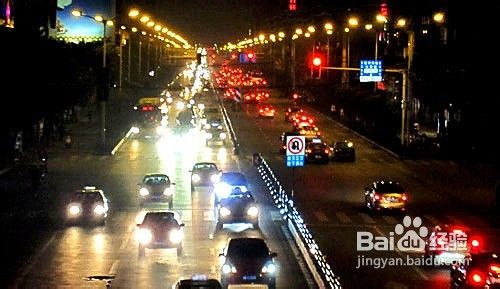 解读2013新交规--新版驾驶证行车注意事项