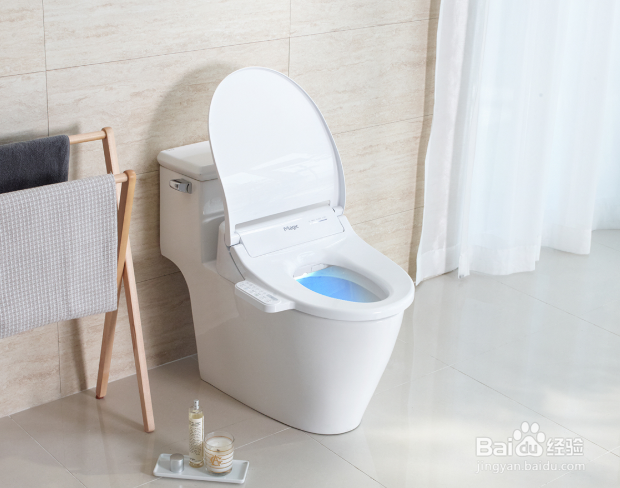 马桶坐垫松动如何修理