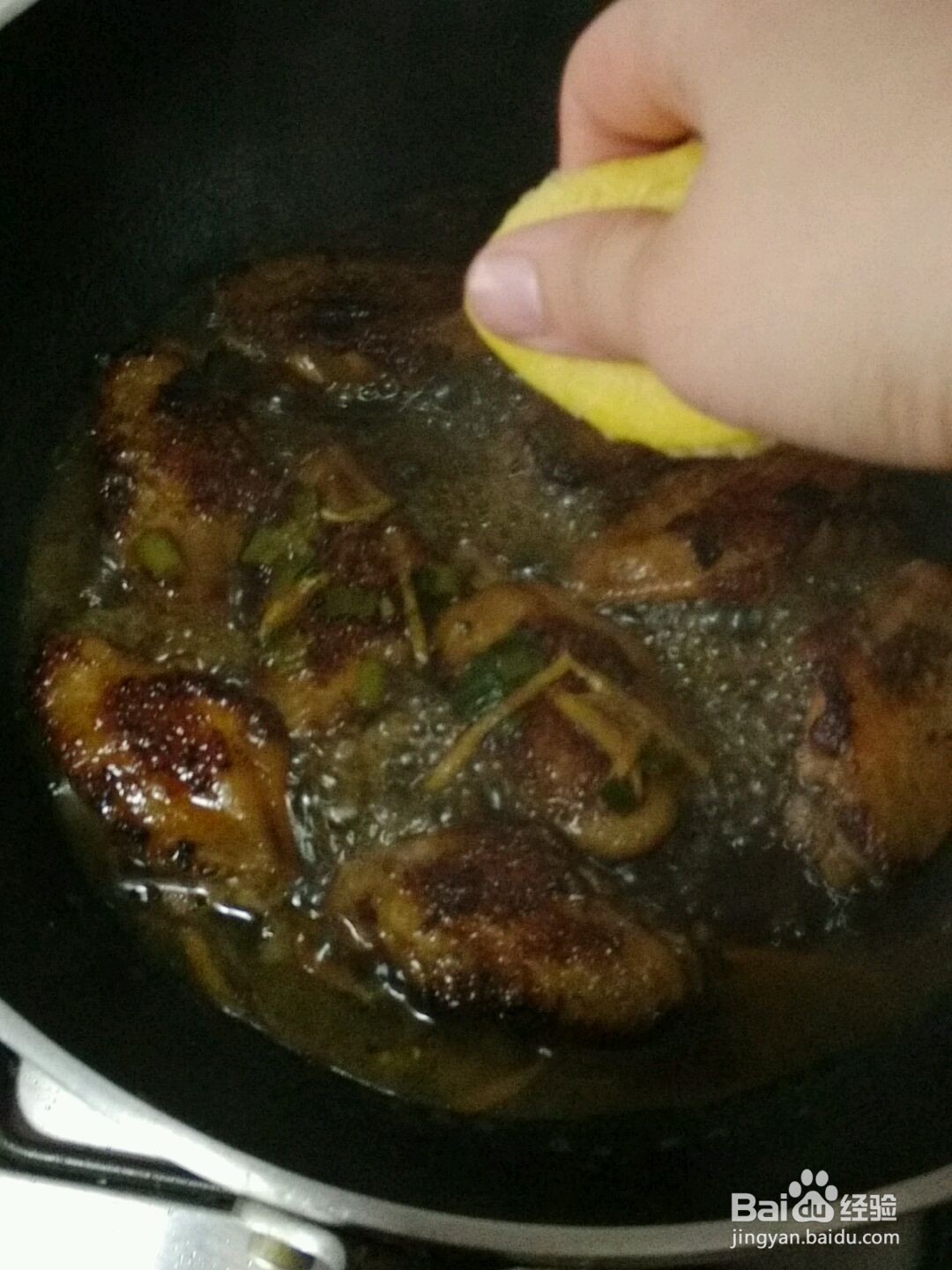 红酒蜜汁鸡翅的做法