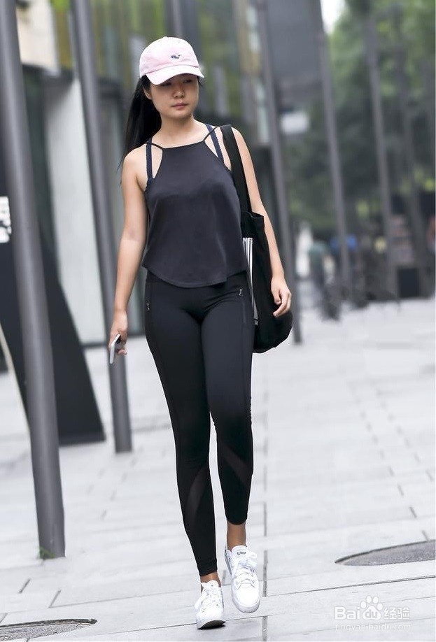 健身裤上面搭什么