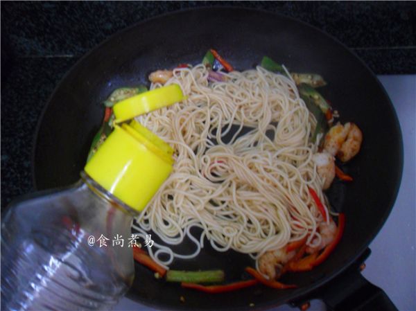 沙茶酱鲜虾炒面