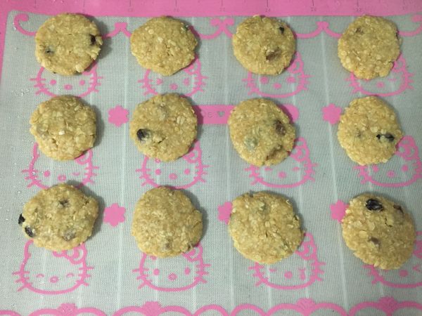 葡萄干燕麦饼干