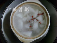 三步煲出好汤水【萝卜排骨汤】