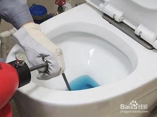 马桶堵了如何快速疏通？