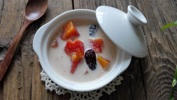 牛奶红枣炖木瓜