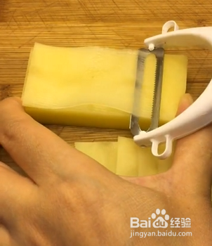 如何制作麻辣土豆火腿卷