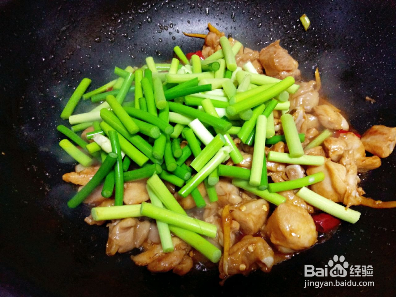 蒜薹炒鸡肉的做法