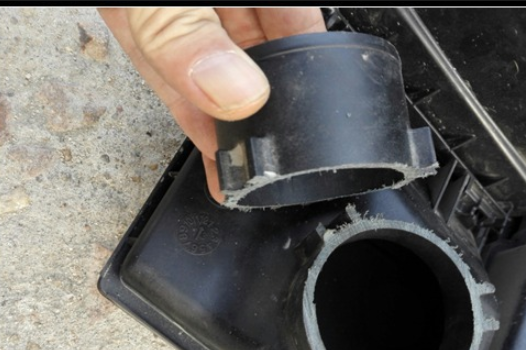 英格览胜16年3.0排量进气管螺轮增压怎折解