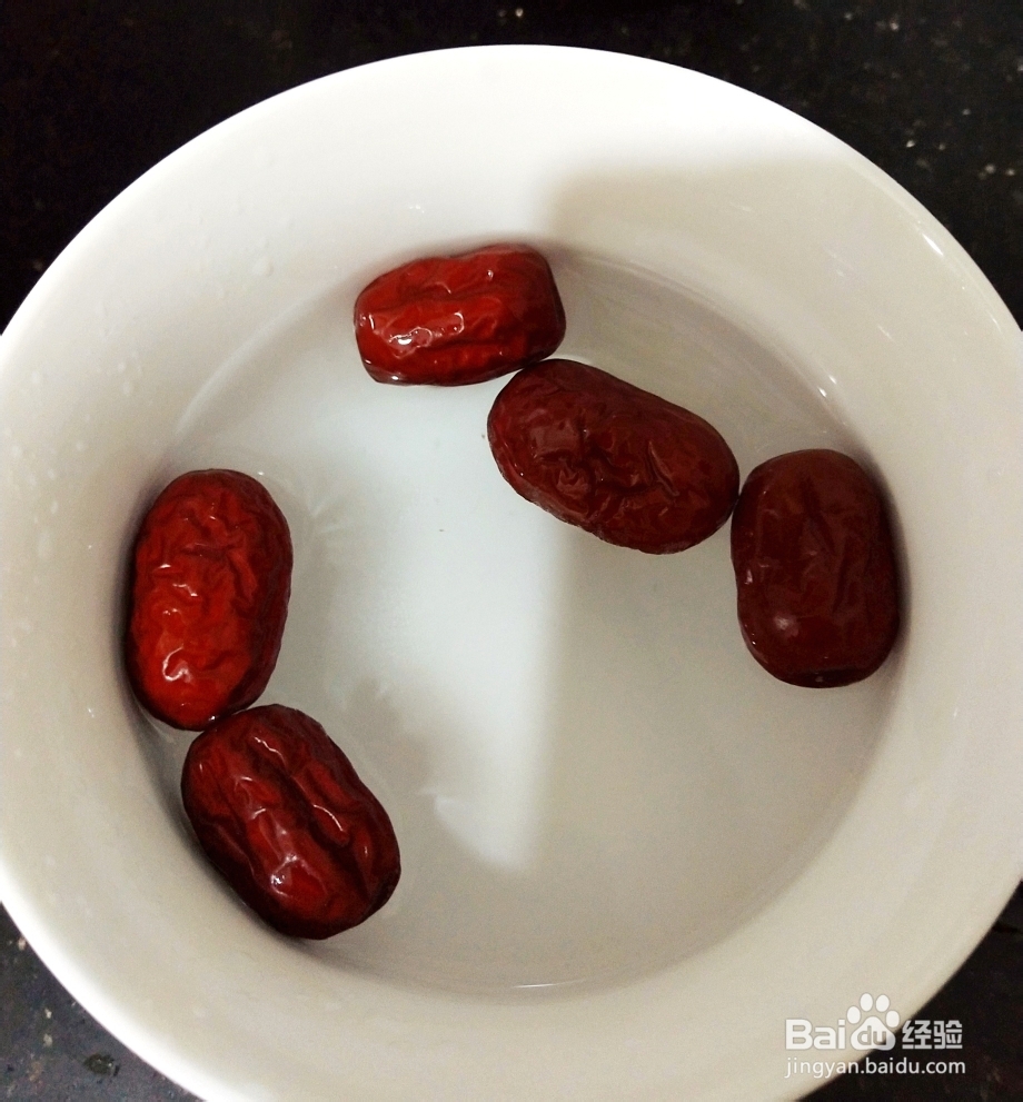 懒人适合做银耳莲子羹