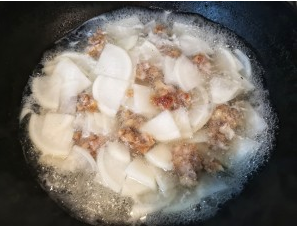 超级好喝的萝卜肉汤