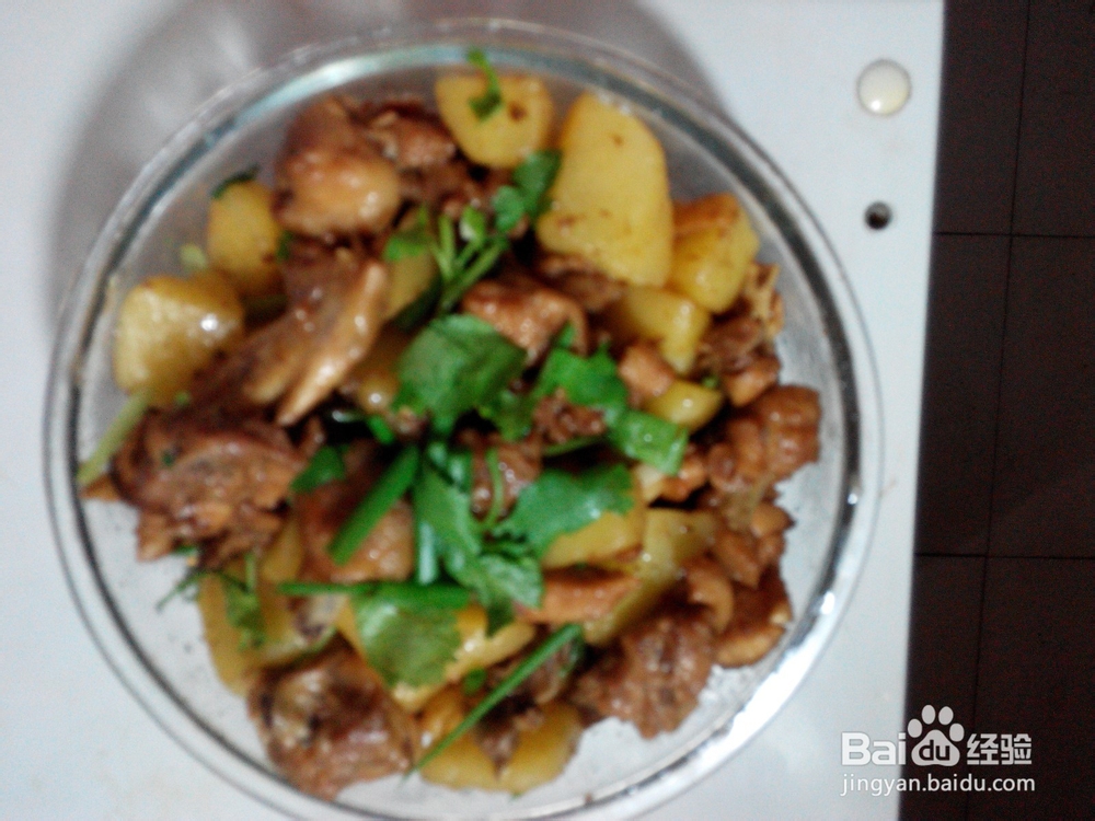 鸡块焖土豆的做法