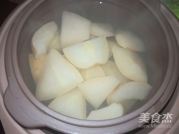 冰糖炖雪梨的做法