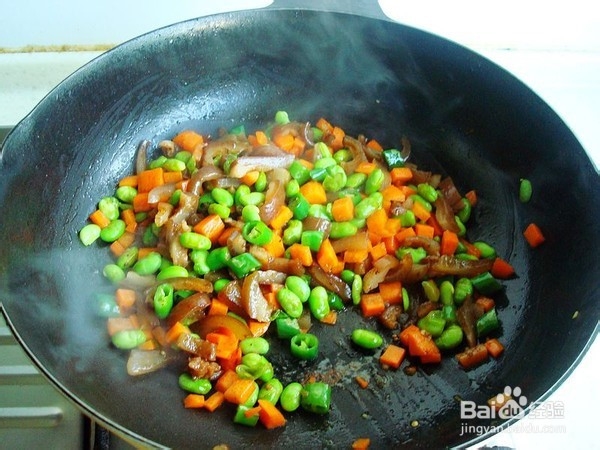 毛豆胡萝卜炒肉皮的做法