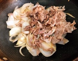美味的洋葱肥牛