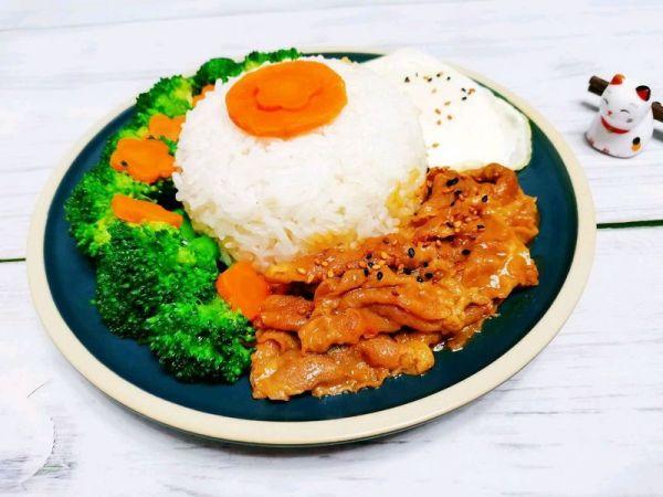 日式肥牛拌饭，好吃到一粒米饭都不剩~