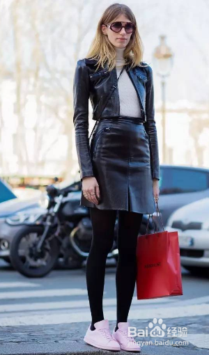 用不同的衣服来匹配你的运动鞋