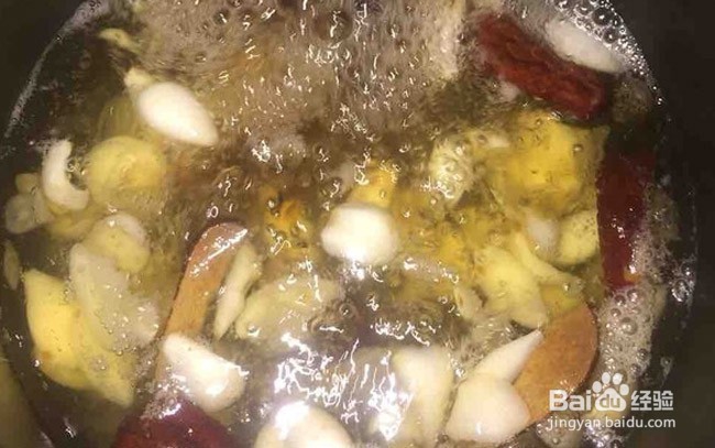 桃胶煮粥的做法