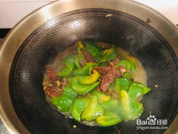 怎么做腊肠炒青椒