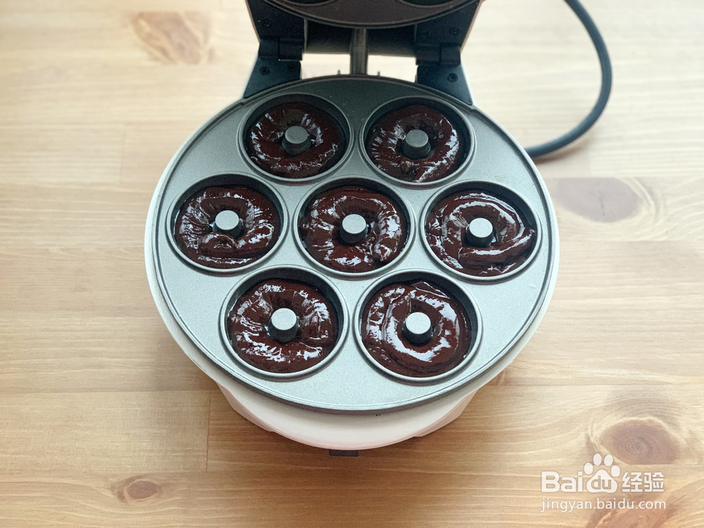 香香脆脆的巧克力甜甜圈