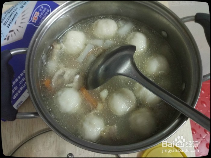 <b>#美食#萝卜丸子汤如何制作呢</b>